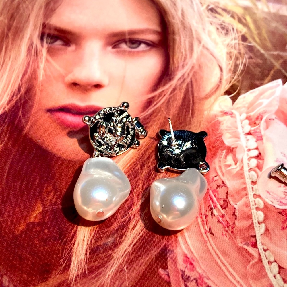 🌟 Big Baroque Imitation Pearl Silver Earrings - Picture 3 of 4